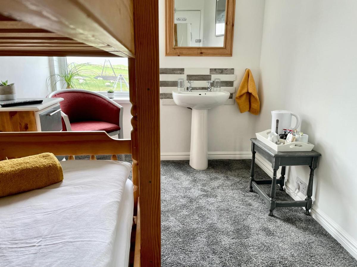 Breakers Guest House New Quay Kültér fotó